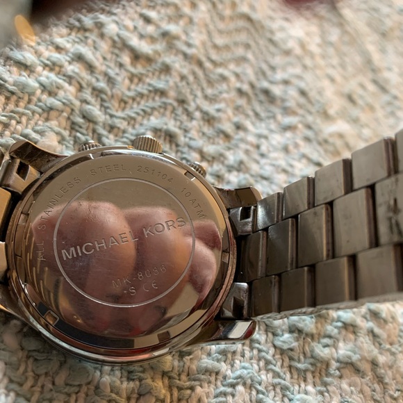 Michael Kors silver large face watch - Picture 2 of 5
